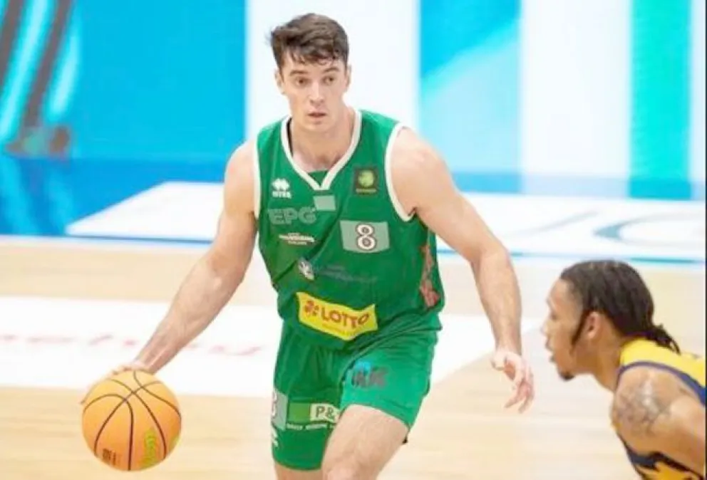 El pívot irlandés-canadiense Benjamín Stevens se incorporará al verde. Foto: Angel Media.