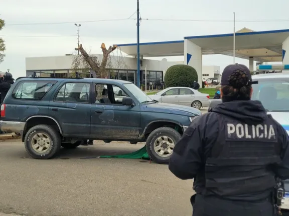 Embistieron a una manifestante de ATE en el ingreso al centro y detuvieron al conductor