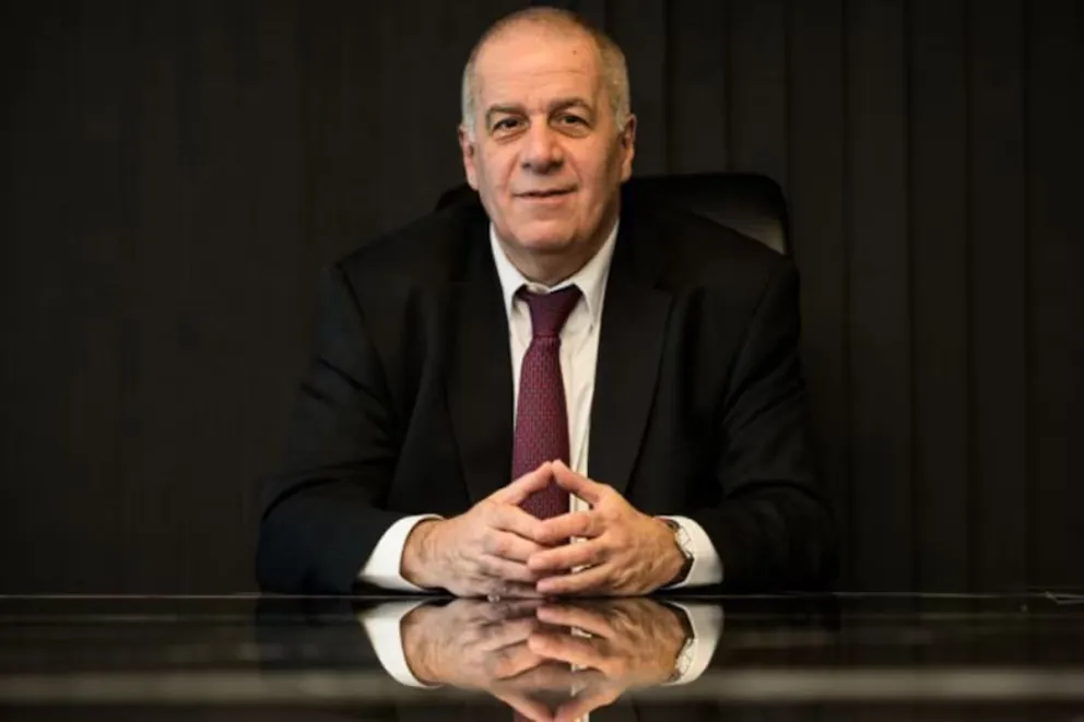 Fernando Mitjans defendió el fallo de Riestra-Comunicaciones.