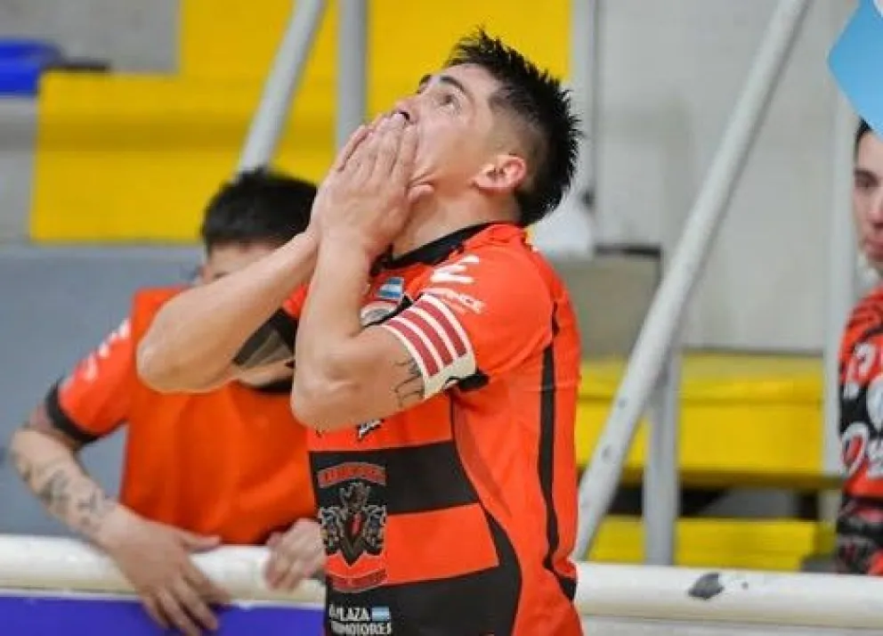 Damián Colivoro hizo los dos goles del triunfo en los últimos 43 segundos. Foto: CAFS.