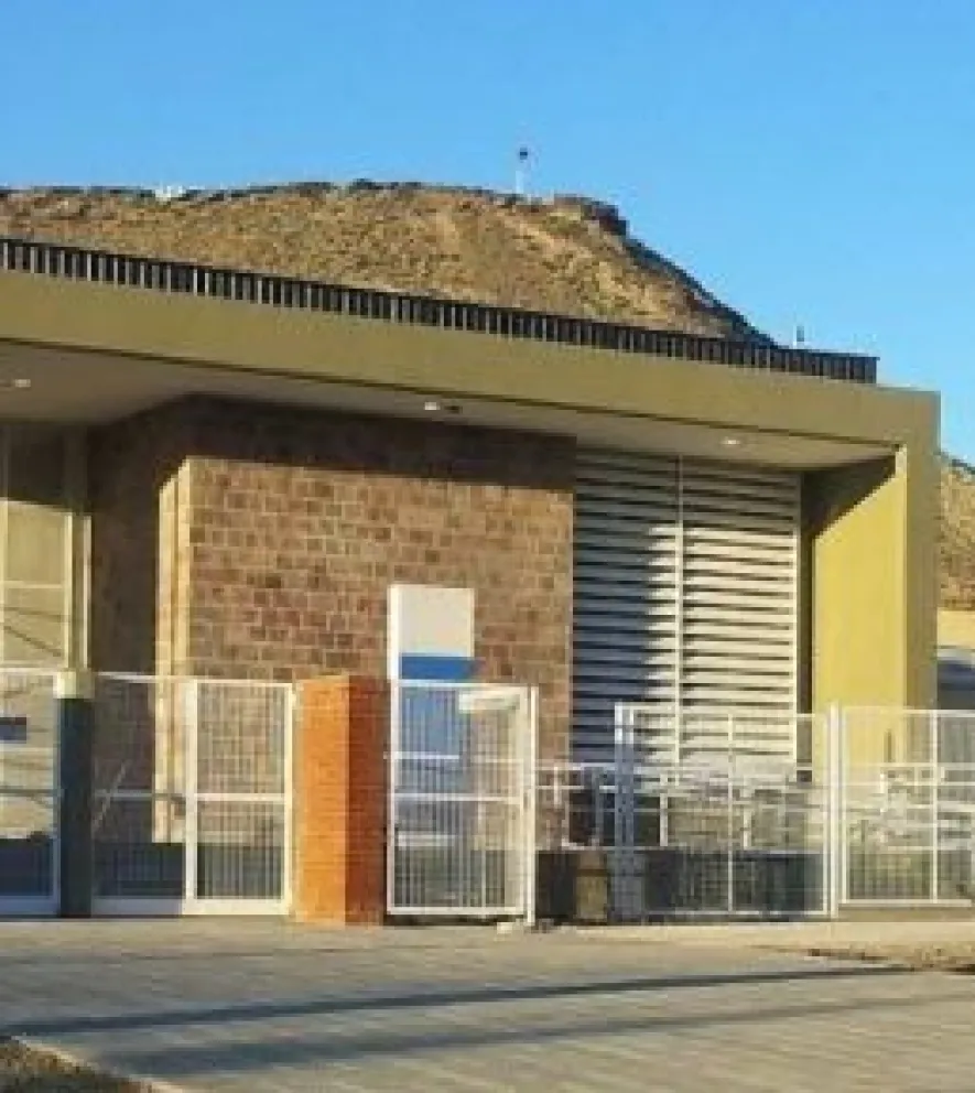 Imagen del colegio secundario al cual asistía el joven que falleció en el lamentable accidente.