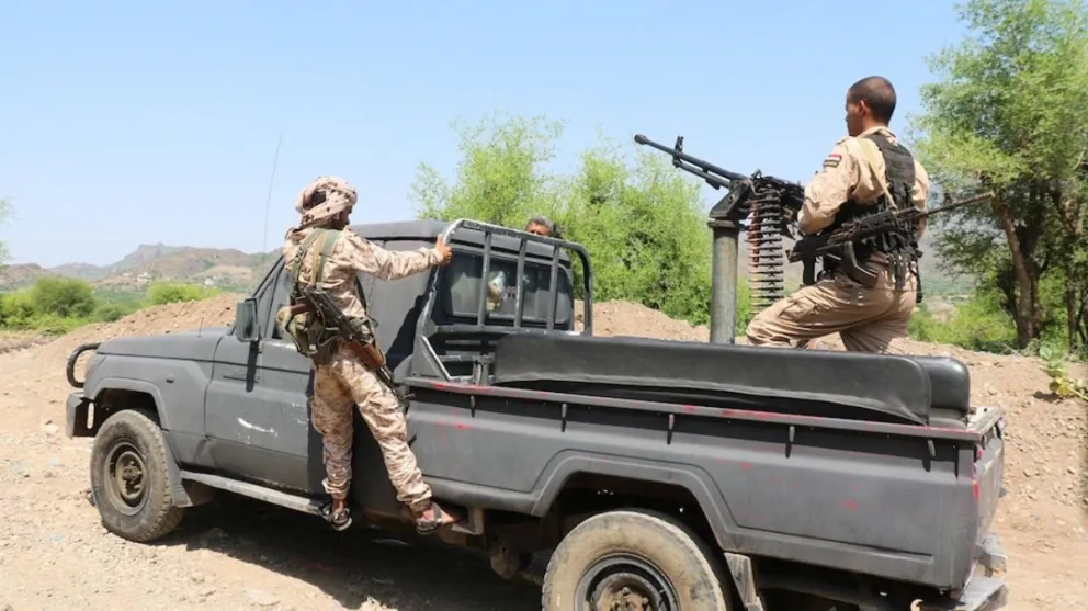 La coalición saudí inició ataques aéreos contra los rebeldes hutíes tras la toma de Turbah en Yemen