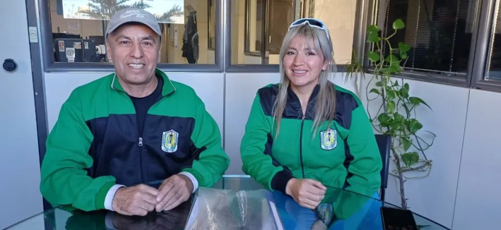 Oscar Núñez y Sandra Maldonado están en la coordinación del Minitorneo de Atletismo que se llevará a cabo el próximo sábado en Comodoro. Las inscripciones son abiertas y gratuitas en el mismo lugar de competencia. 