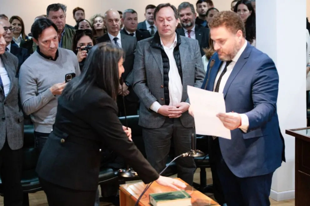 TOF completo. El momento en el que el juez Nicolás Baronetto le toma juramento a su par, la nueva jueza federal Ángela Pagano Mata