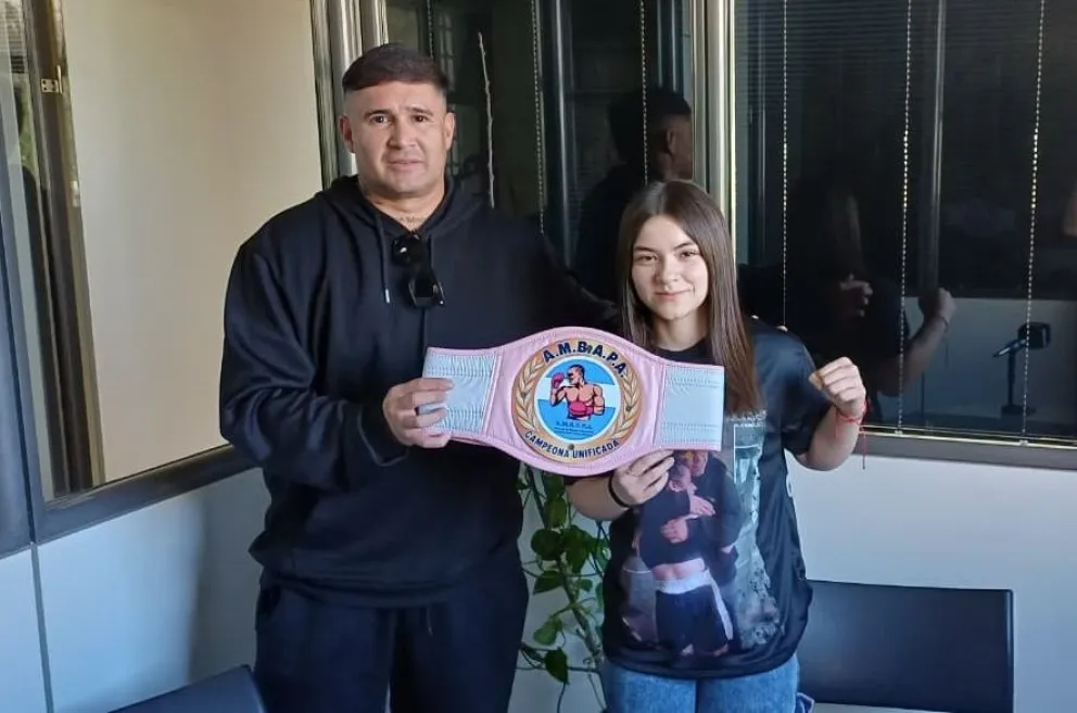 Viernes de boxeo amateur y profesional en las instalaciones del gimnasio Municipal N° 1, con la organización de Piñas del Sur Producciones. 
