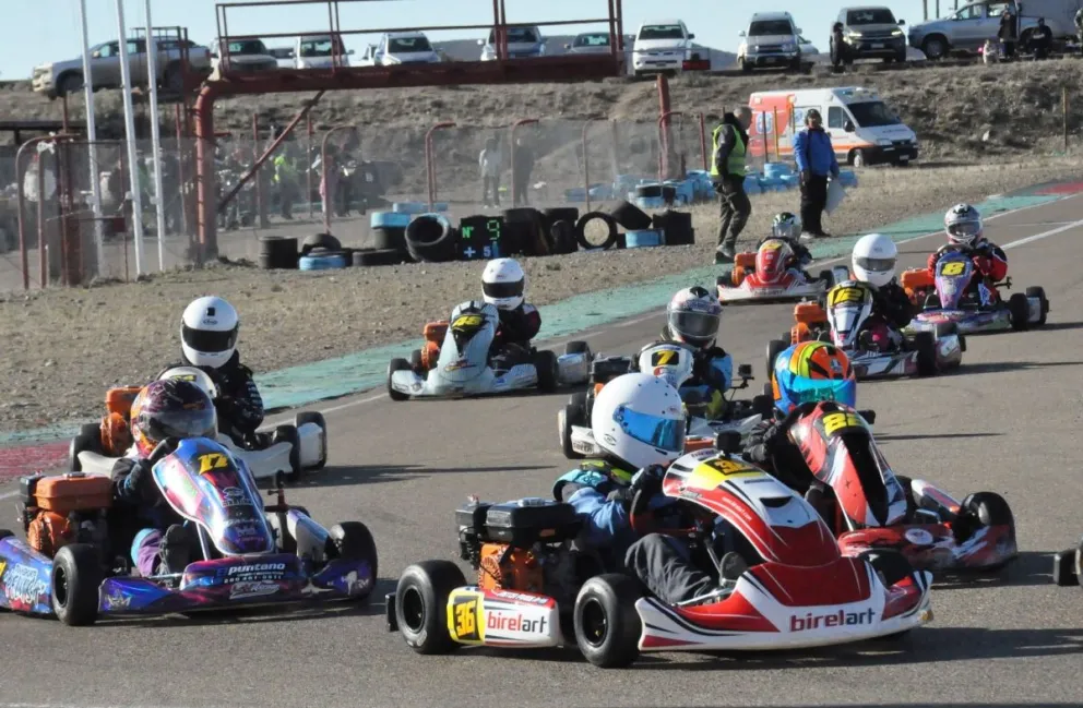 La séptima y octva fecha del campeonato de la AKPS se correrá el sábado 17 y domingo 18 de octubre en el kartódromo de Km 9 en Comodoro Rivadavia. 