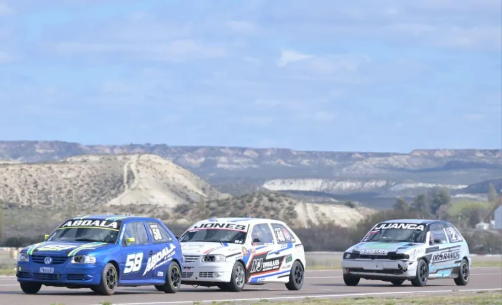 La ciudad de Trelew vivió dos jornadas apasionantes de automovilismo provincial en el autódromo Mar y Valle de Trelew. (Fotos: SERGIO ESPARZA).