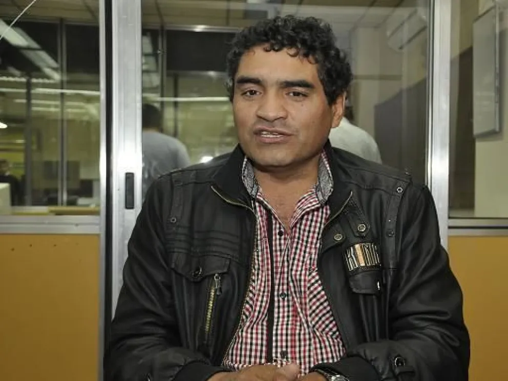Jorge "Locomotora" Castro en la redacción de Diario Crónica de Comodoro Rivadavia.