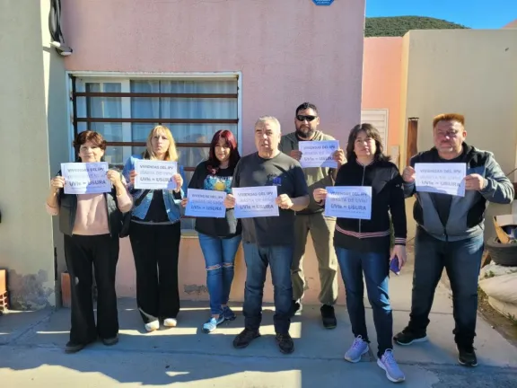 Vecinos del barrio ARA San Juan denuncian graves fallas estructurales