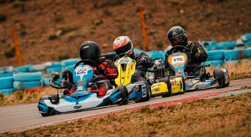 El karting de la AKPS corre fecha doble este fin de semana en el circuito de km 0. (Fotos: Galard).