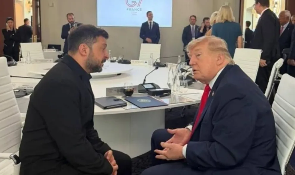 El presidente de Ucrania, Volodímir Zelenski, junto a su homólogo estadounidense, Donald Trump.