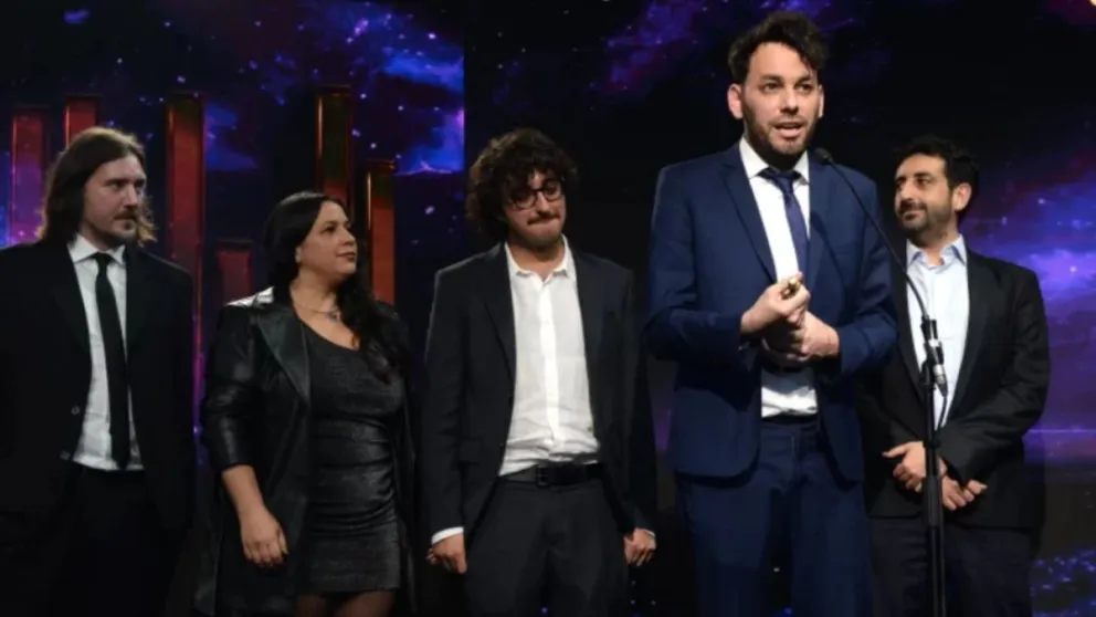 Facundo Pedrini y equipo ganaron el premio a mejor Programa Semanal en FM