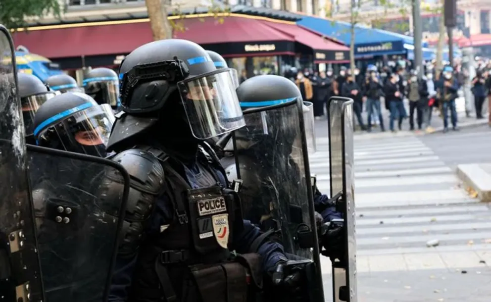 Emmanuel Macron, anunció este jueves que se prohibirán en los próximos días las protestas que no estén organizadas por sindicatos