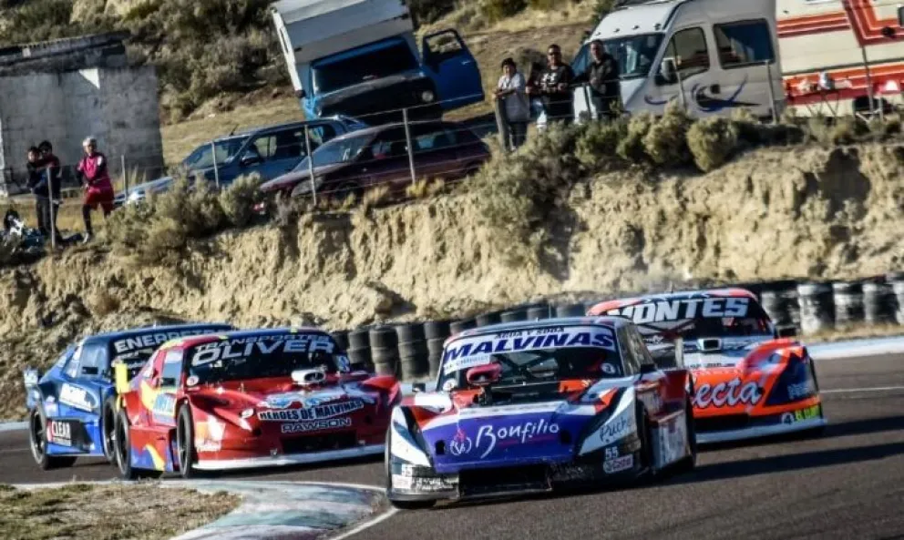 El Auto Moto Club de Comodoro Rivadavia prepara la 10° fecha del calendario provincial de automovilismo de las categorías de pista, dos pilotos se consagraron en Trelew, ahora tres categorías definirán a sus campeones. (Foto: Prensa F.Ch.A).