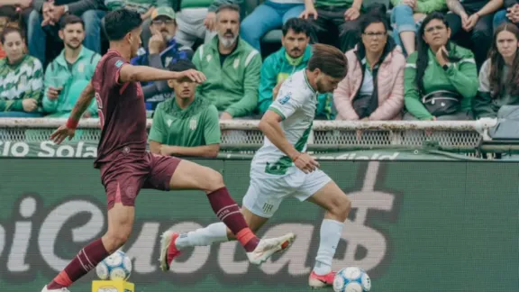 Banfield y Lanús empataron en un clásico caliente marcado por incidentes