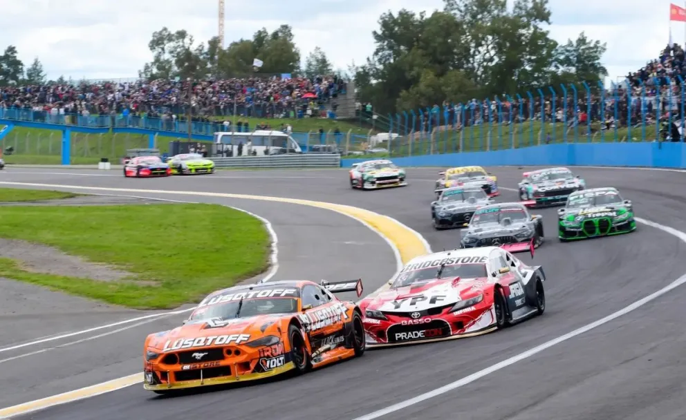 Se corrió la 13° fecha del TC en Rosario, Marcelo Agrelo afectado por un toque en la primera vuelta no pudo correr. Foto: Prensa ACTC.
