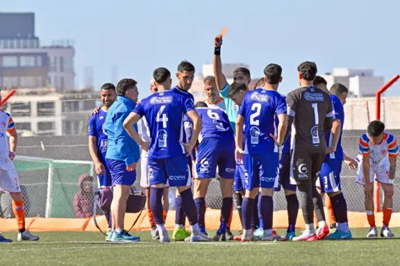 Newbery perdió sobre el final